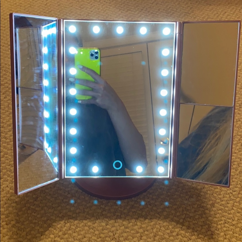 LED vanity mirror